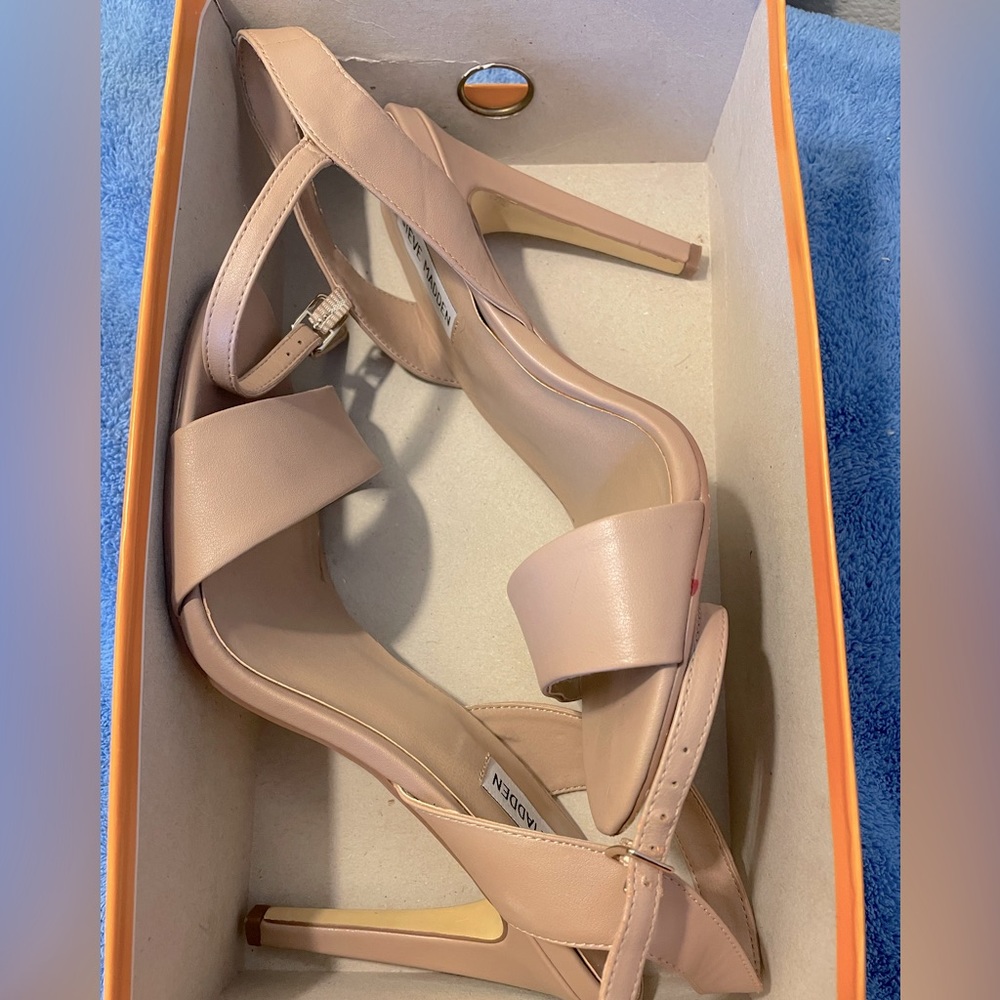 Strapping Stilletto - Steve Madden